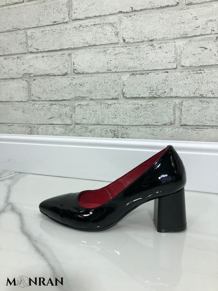 Женские туфли черные на устойчивом каблуке натуральный лак 2-5 13294 фото