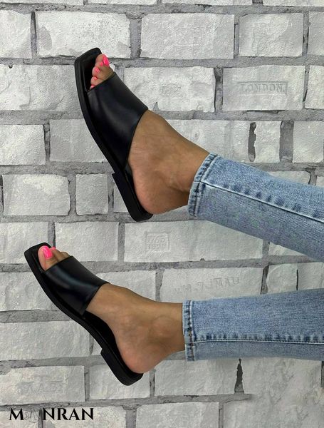 Жіночі шльопанці з квадратним носком чорні натуральна шкіра 1-1 10402 фото