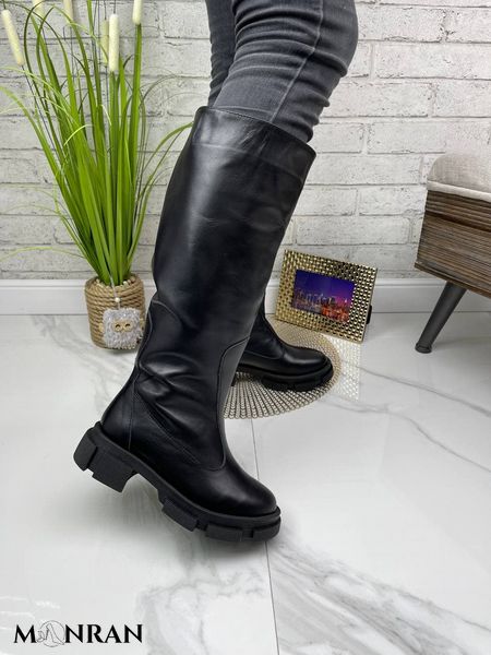 Жіночі чоботи на низькому ходу чорні з натуральної шкіри 1-1 13398-41 фото