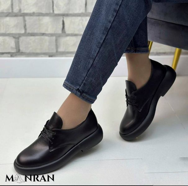 Жіночі туфлі чорні невисока платформа на шнурках натуральна шкіра 2-1 13239 фото