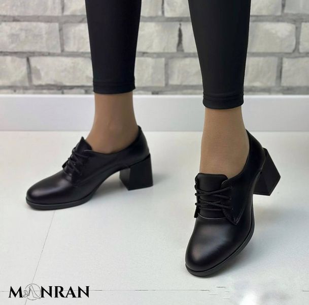 Жіночі туфлі чорні на стійкому каблуці натуральна шкіра 1-4 11776-41 фото