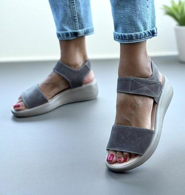 Жіночі босоніжки невисока платформа натуральна замша 1-3 13820 фото